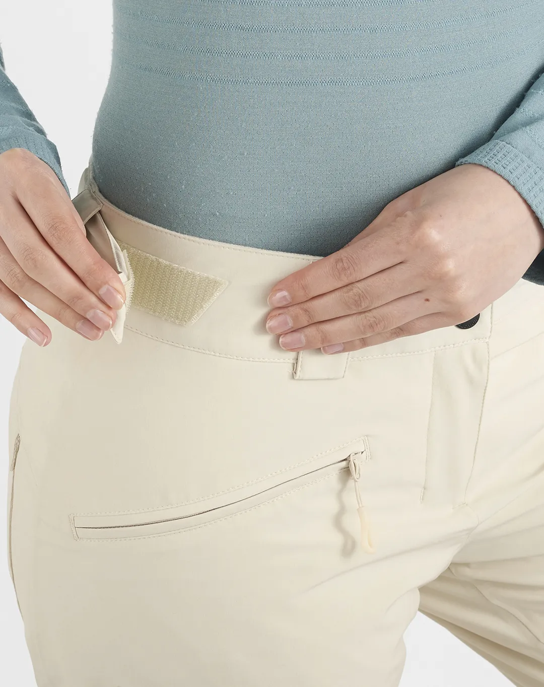 Edge מכנסי נשים – Salomon-LC215070 – almond-milk – 2